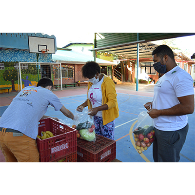 Entrega de Cestas Básicas